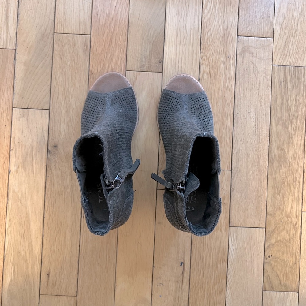 Camo green TOMS heels
